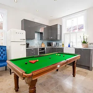 George Street Boutique With Free Parking Apartment York